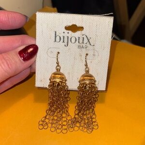 0134) Gold Tassel Earrings